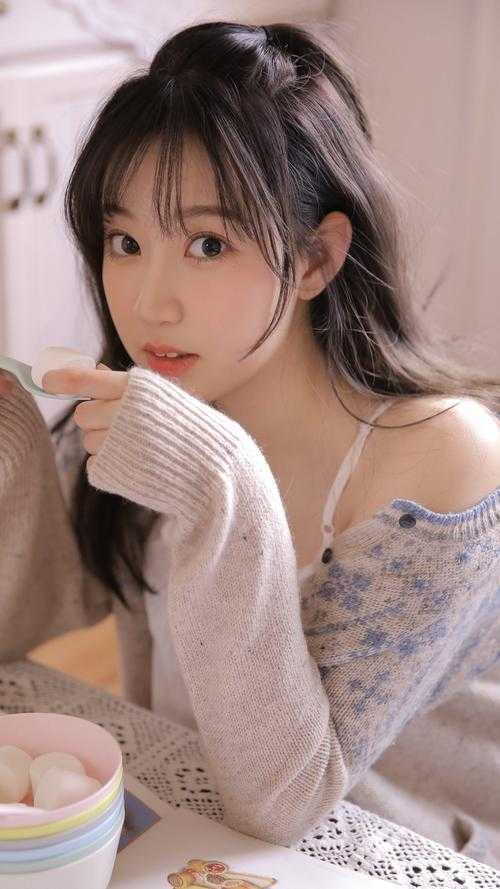 小川阿佐美白色旗袍装